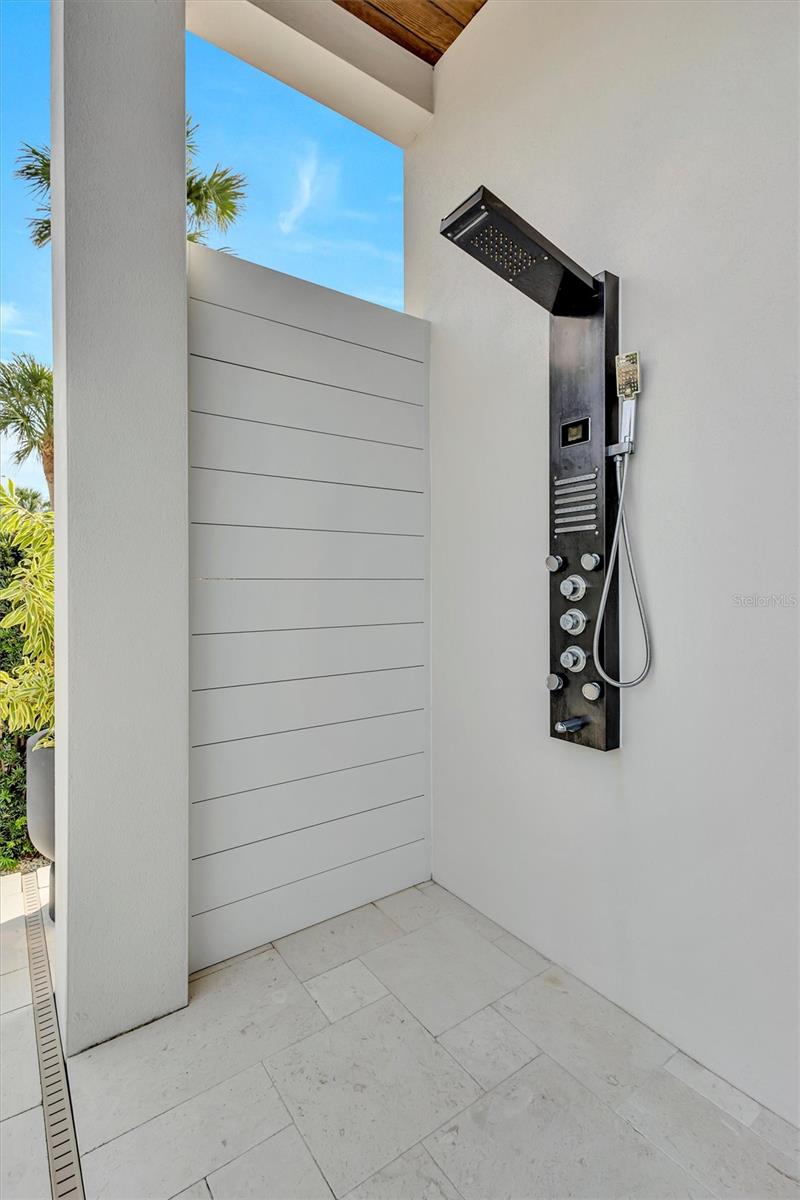 SIESTA BEACH - Residential