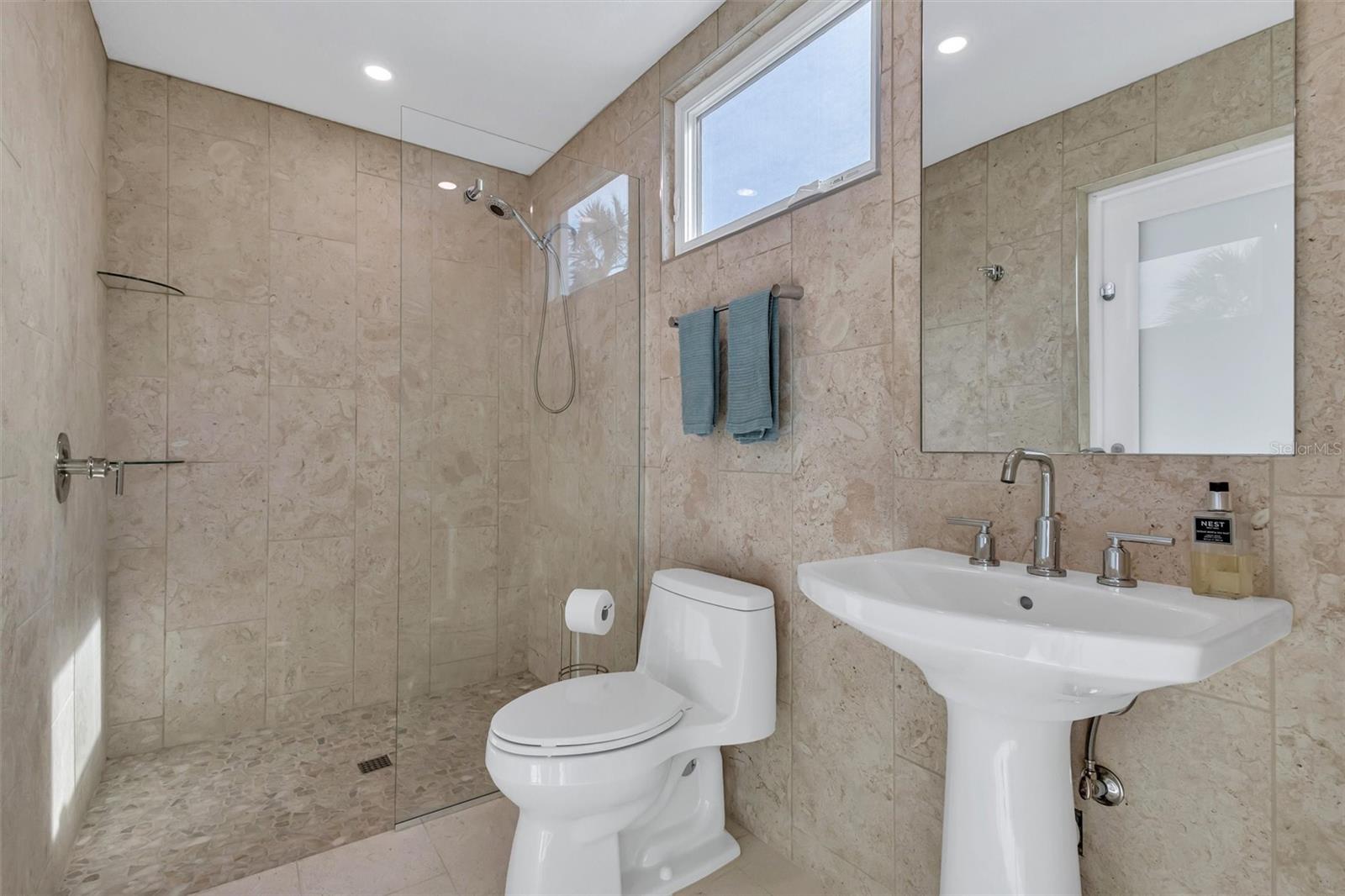 SIESTA BEACH - Residential