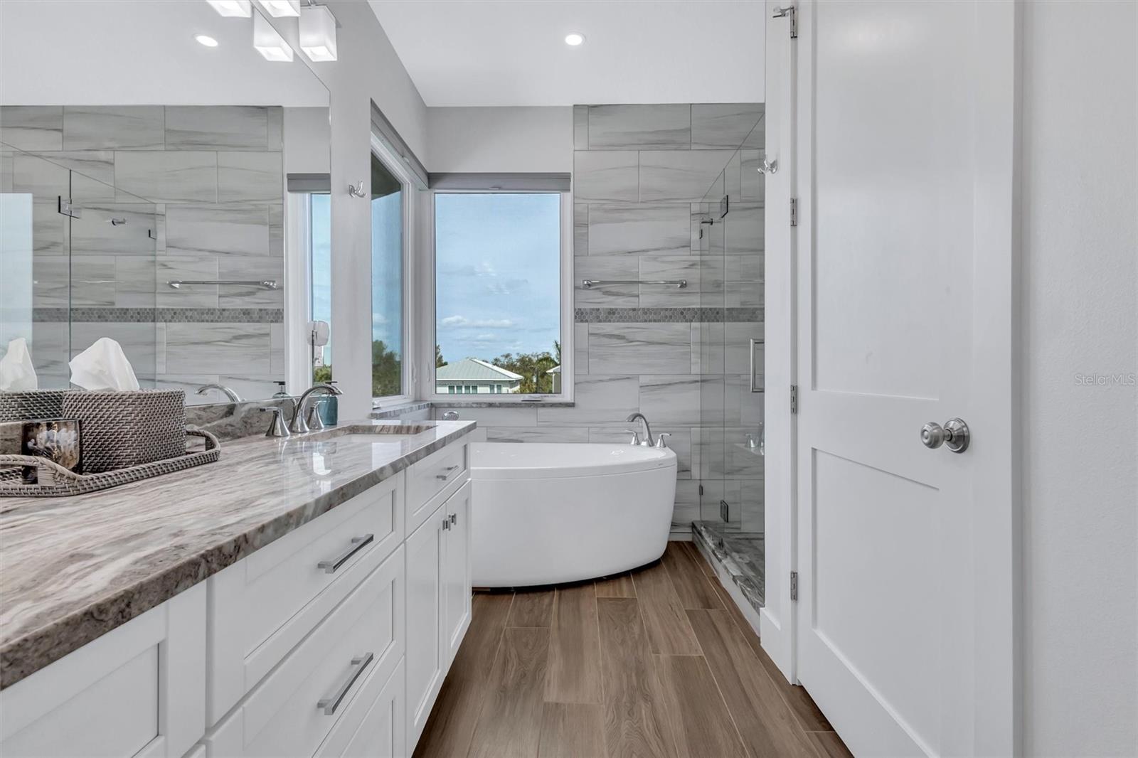 SIESTA BEACH - Residential