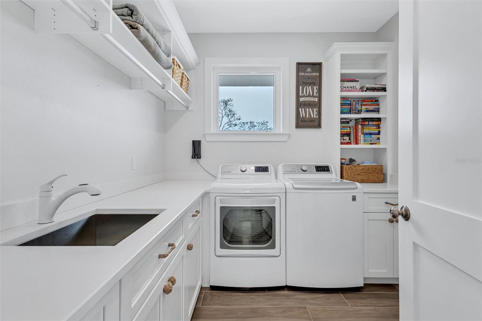 SIESTA BEACH - Residential