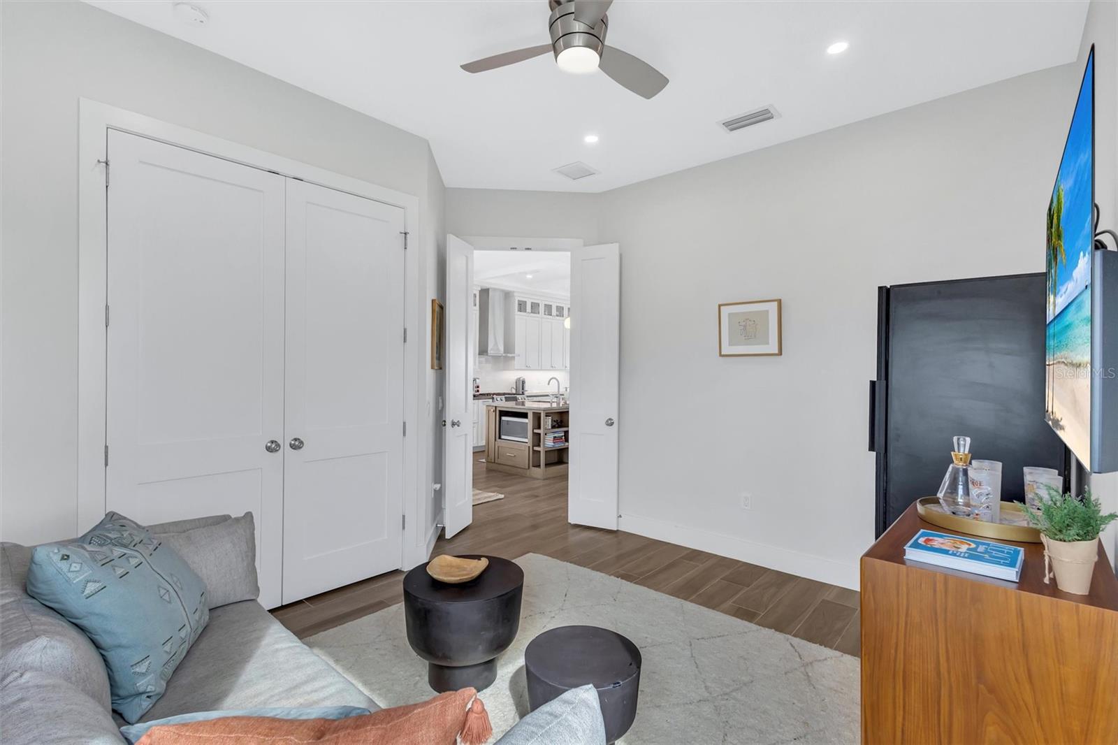 SIESTA BEACH - Residential