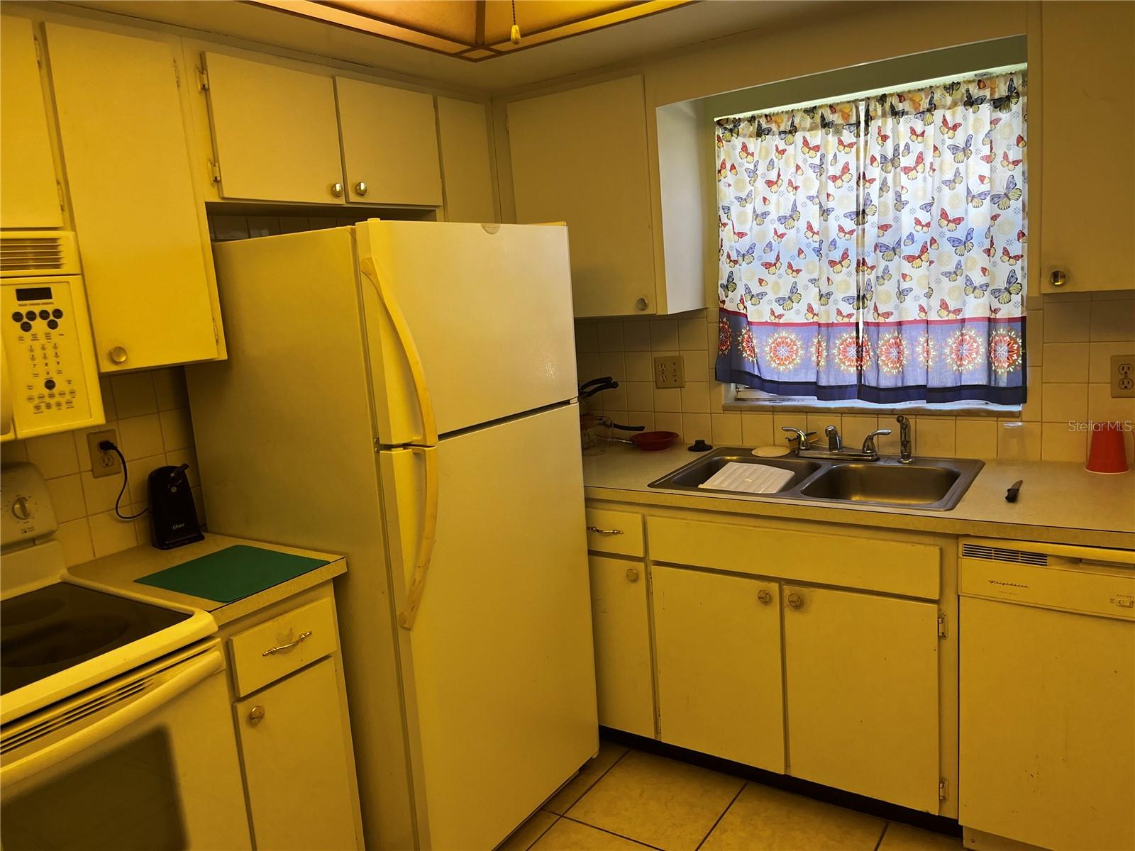 GREEN DOLPHIN PARK CONDO - Residential