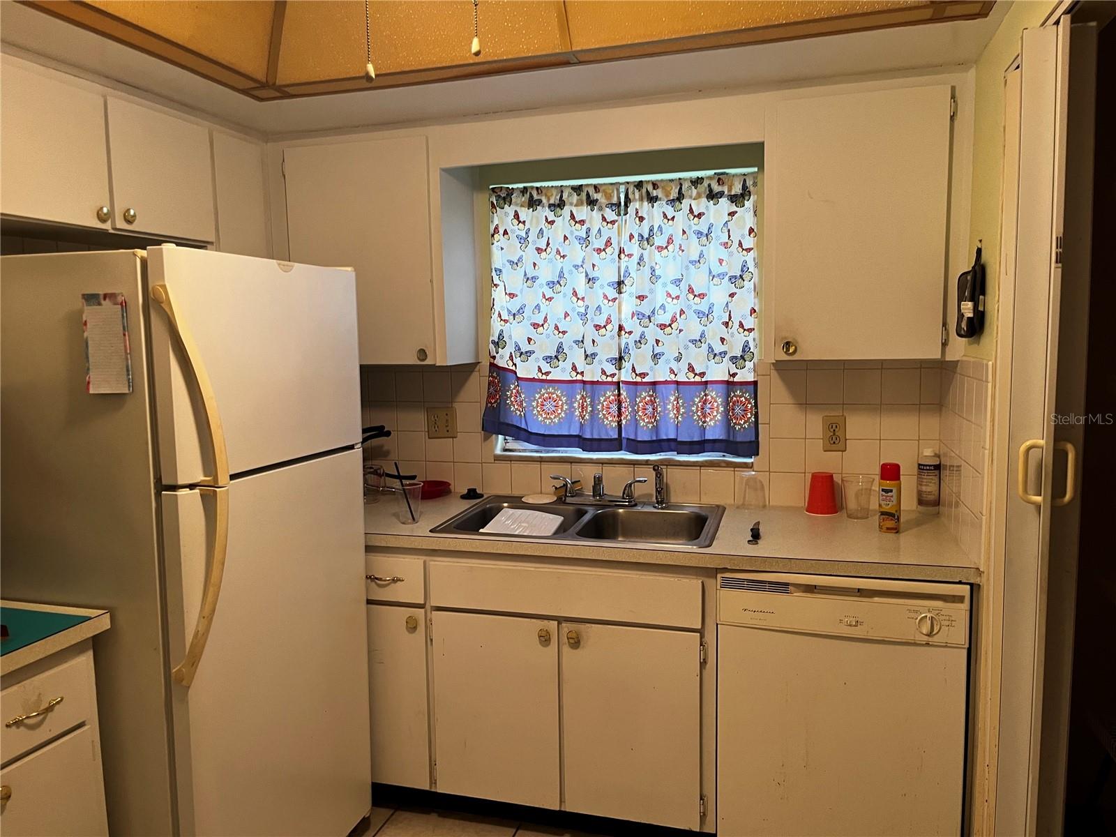 GREEN DOLPHIN PARK CONDO - Residential