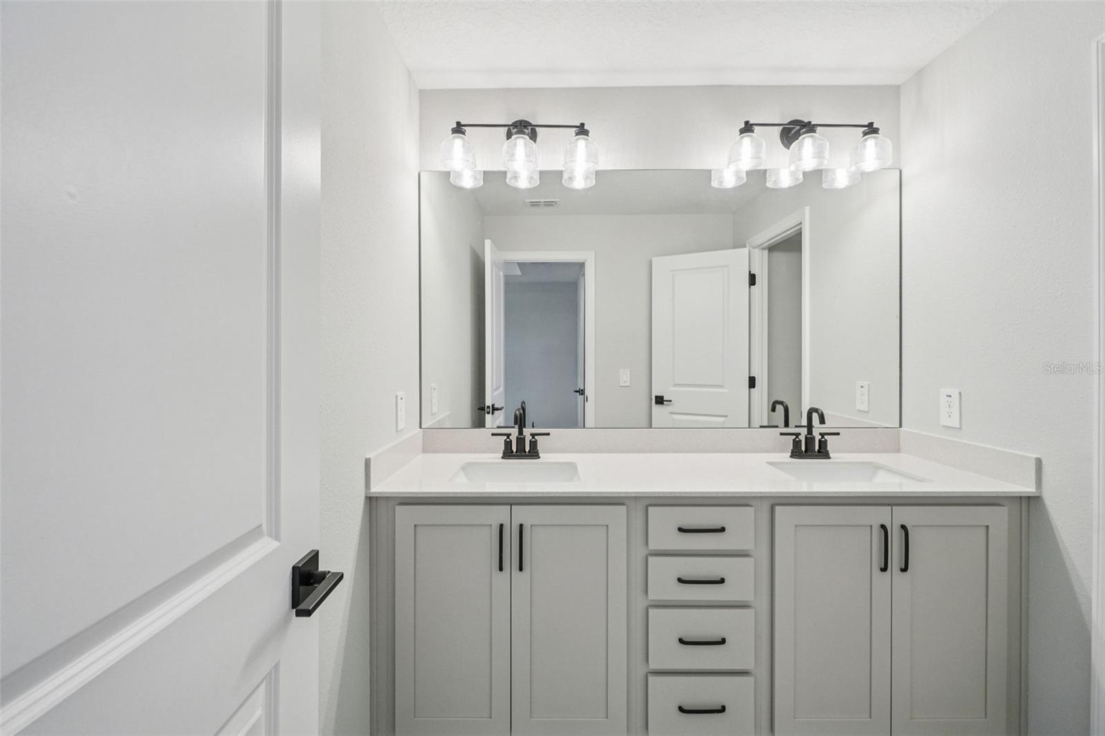 MONTAGUE TOWNHOMES - Residential