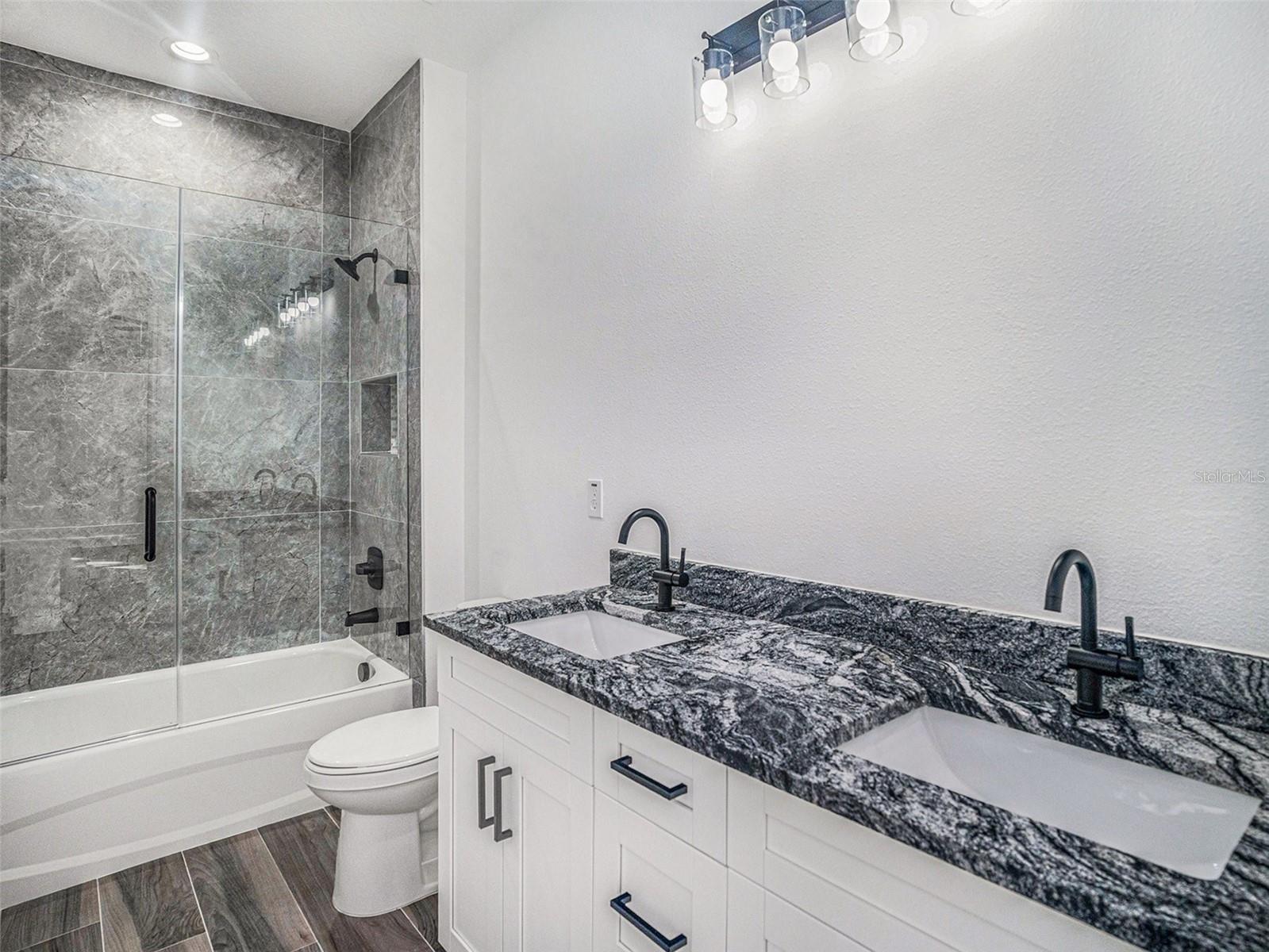 GRANT PARK - Residential