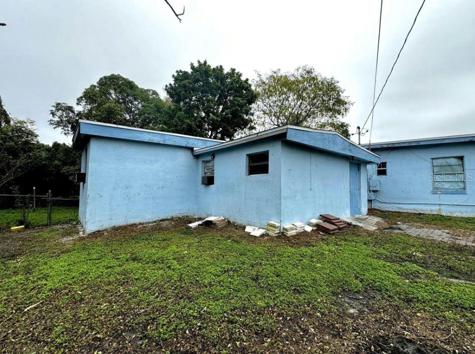 225 NW 11TH AVENUE