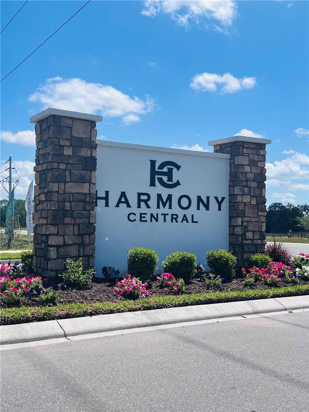 Photo of 7520 Bent Tree Loop, Saint Cloud, FL 34771 (MLS # O6366526)