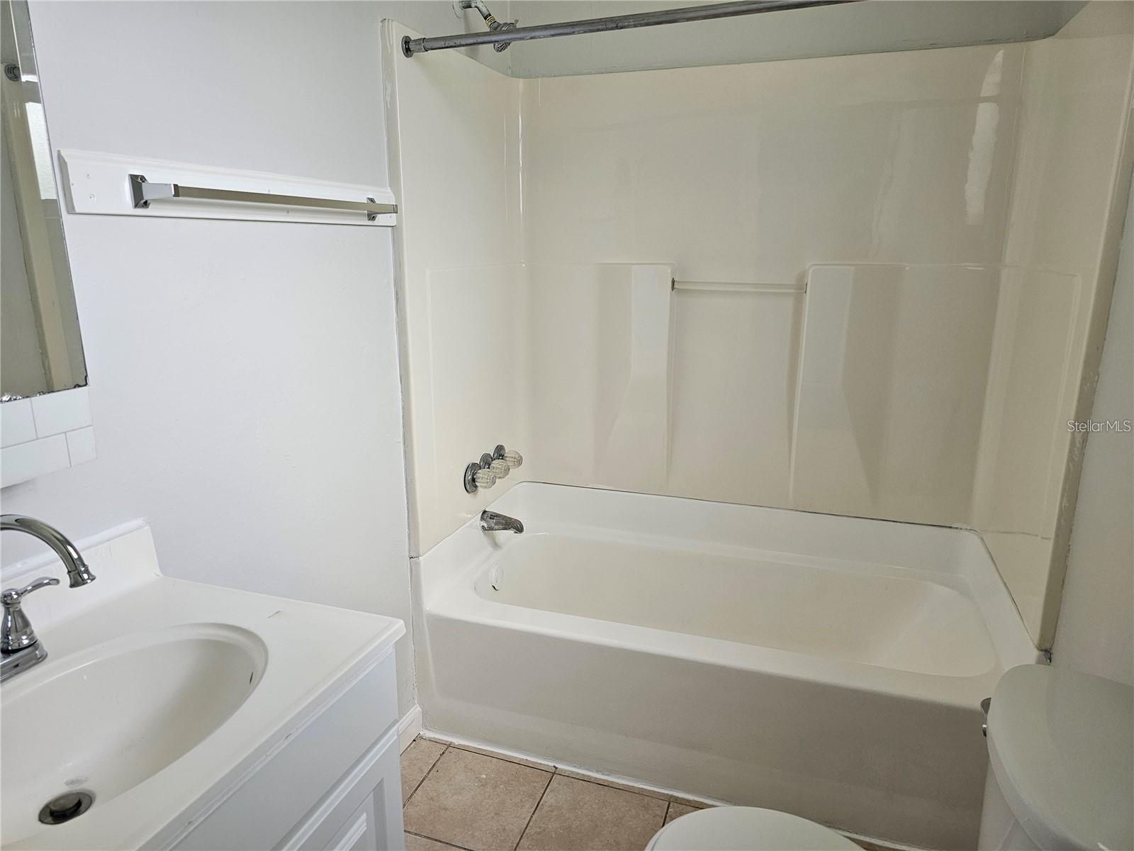 JOHN H DREWS 01 EXT - Residential Lease