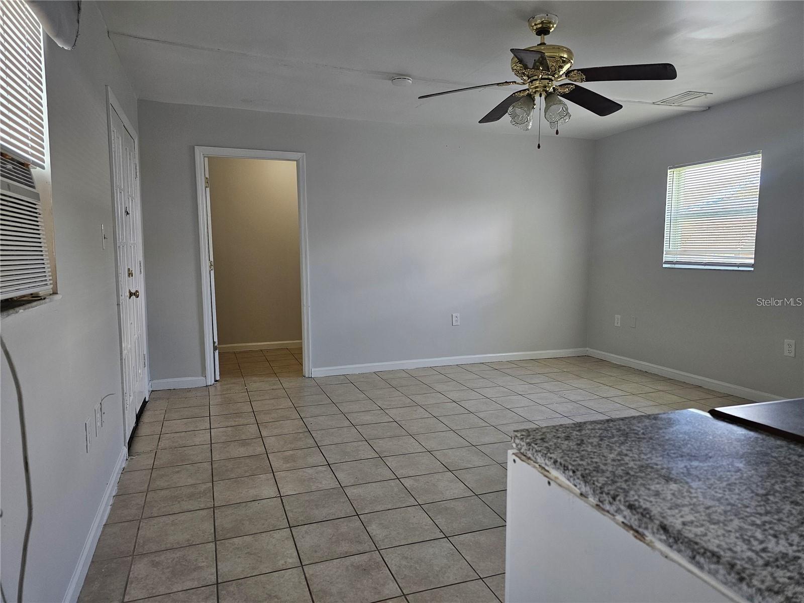 JOHN H DREWS 01 EXT - Residential Lease