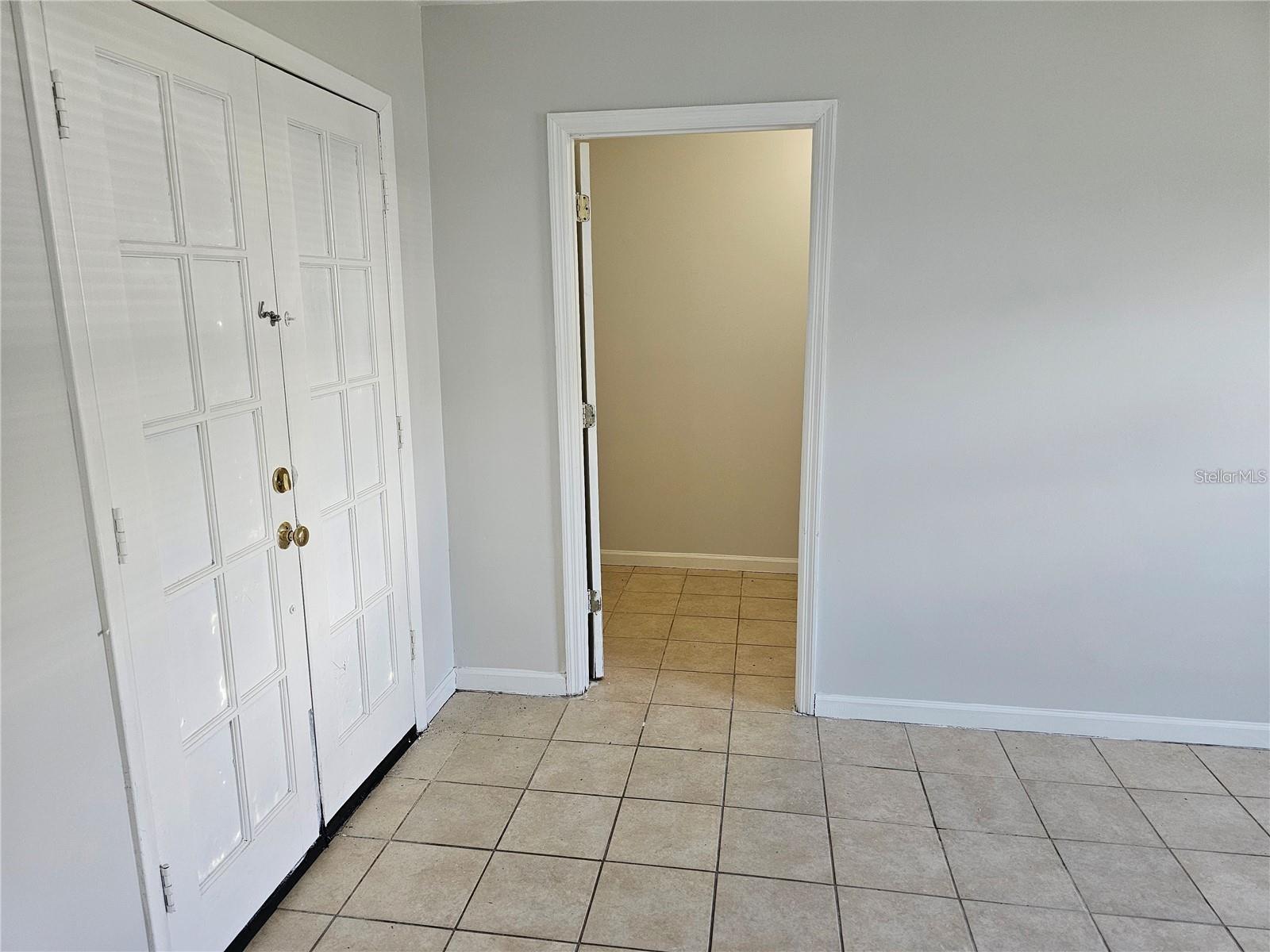 JOHN H DREWS 01 EXT - Residential Lease