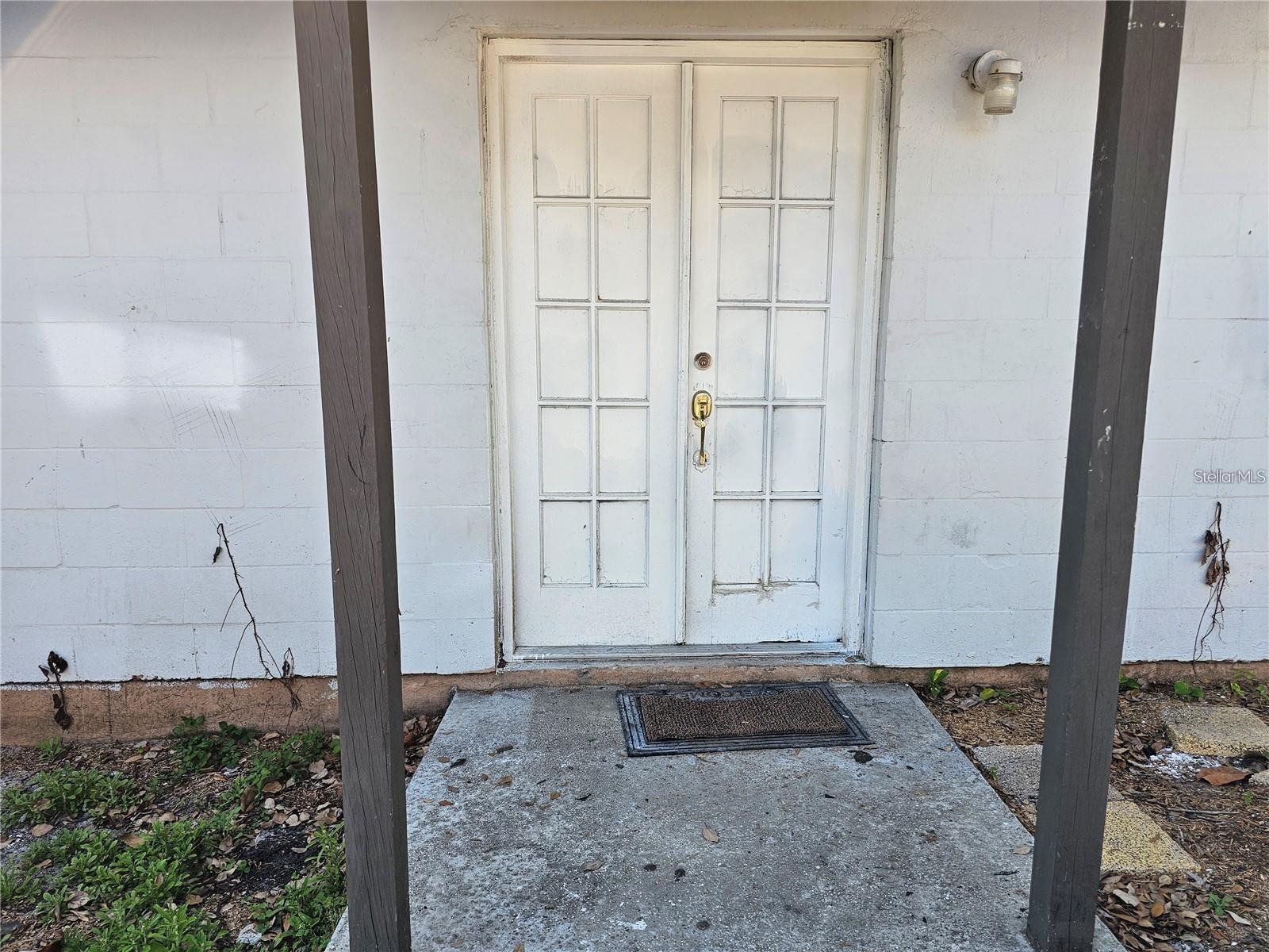 JOHN H DREWS 01 EXT - Residential Lease
