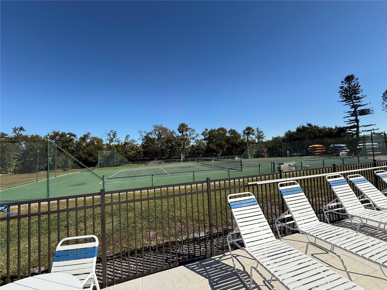 LONGBOAT ARMS - Residential Lease