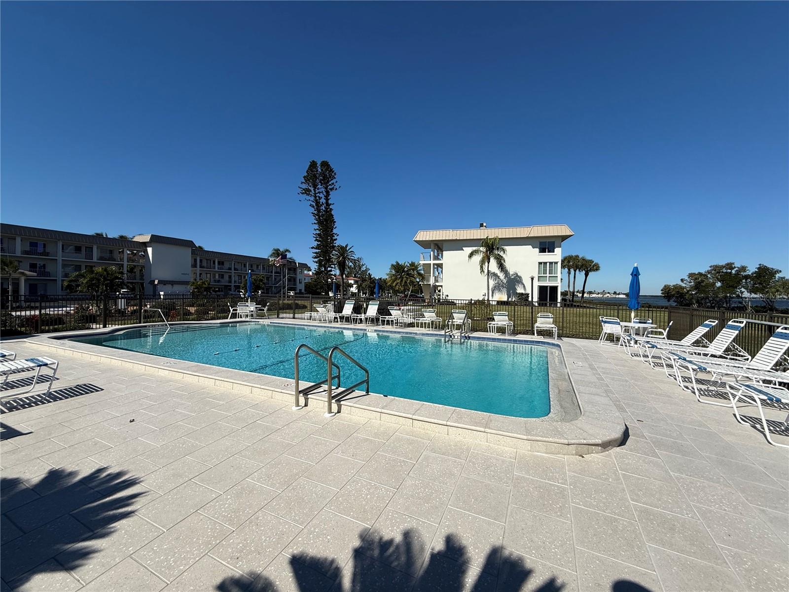 LONGBOAT ARMS - Residential Lease