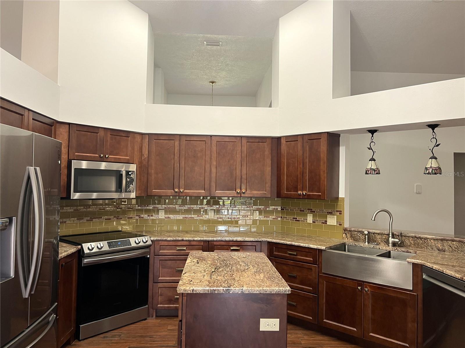 RAINBOW SPRINGS COUNTRY CLUB ESTATES - Residential