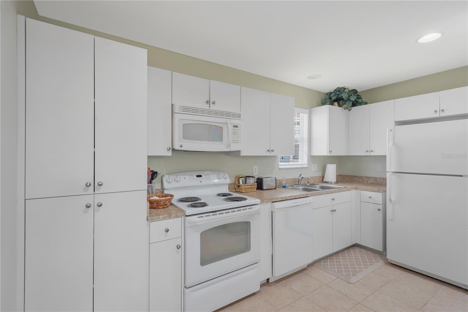 FISHHAWK RANCH TOWNCENTER PHAS - Residential