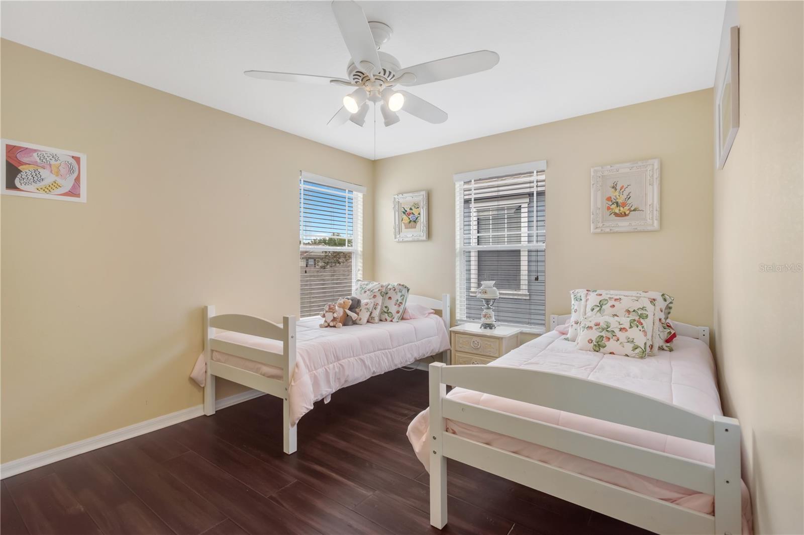 FISHHAWK RANCH TOWNCENTER PHAS - Residential