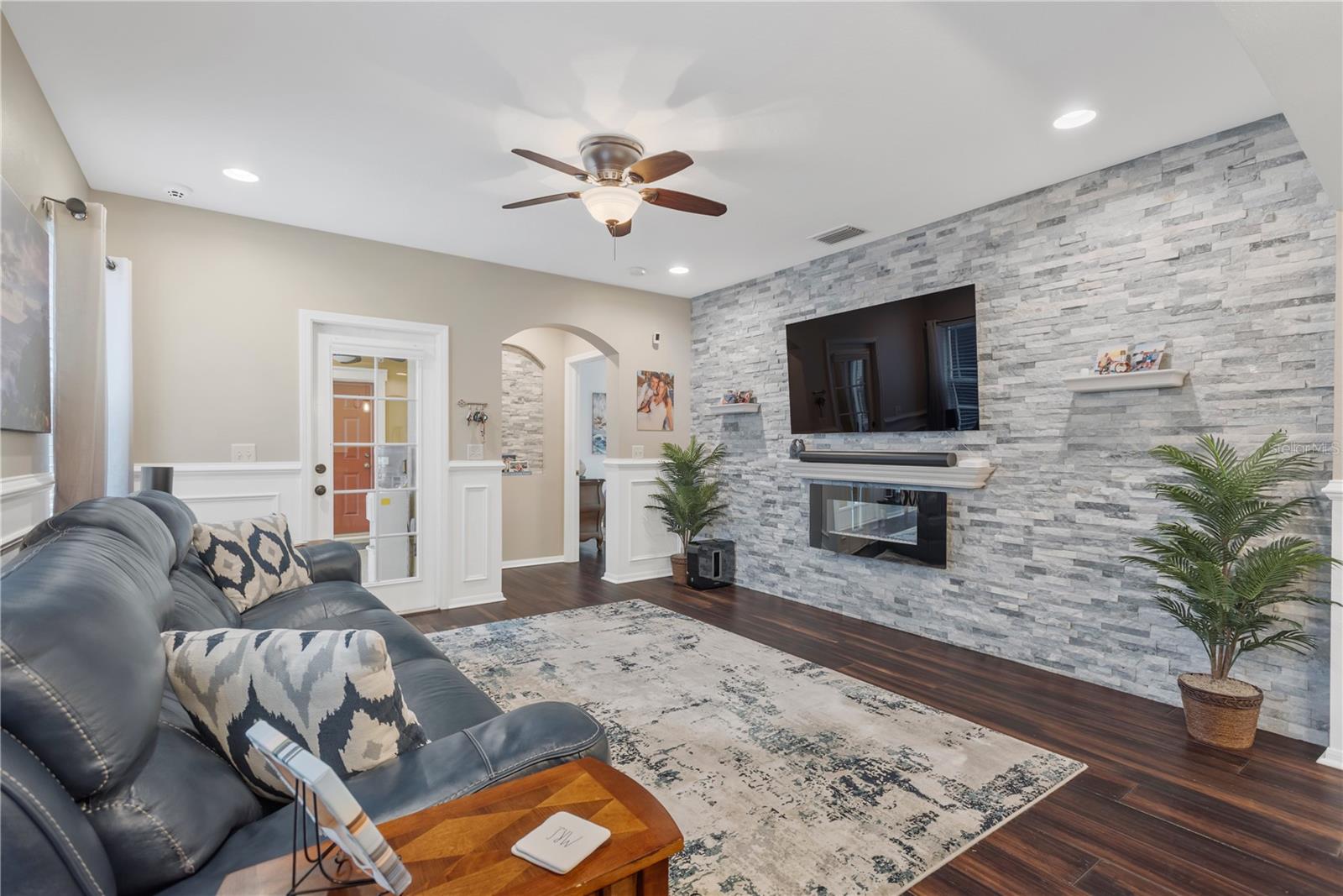 FISHHAWK RANCH TOWNCENTER PHAS - Residential