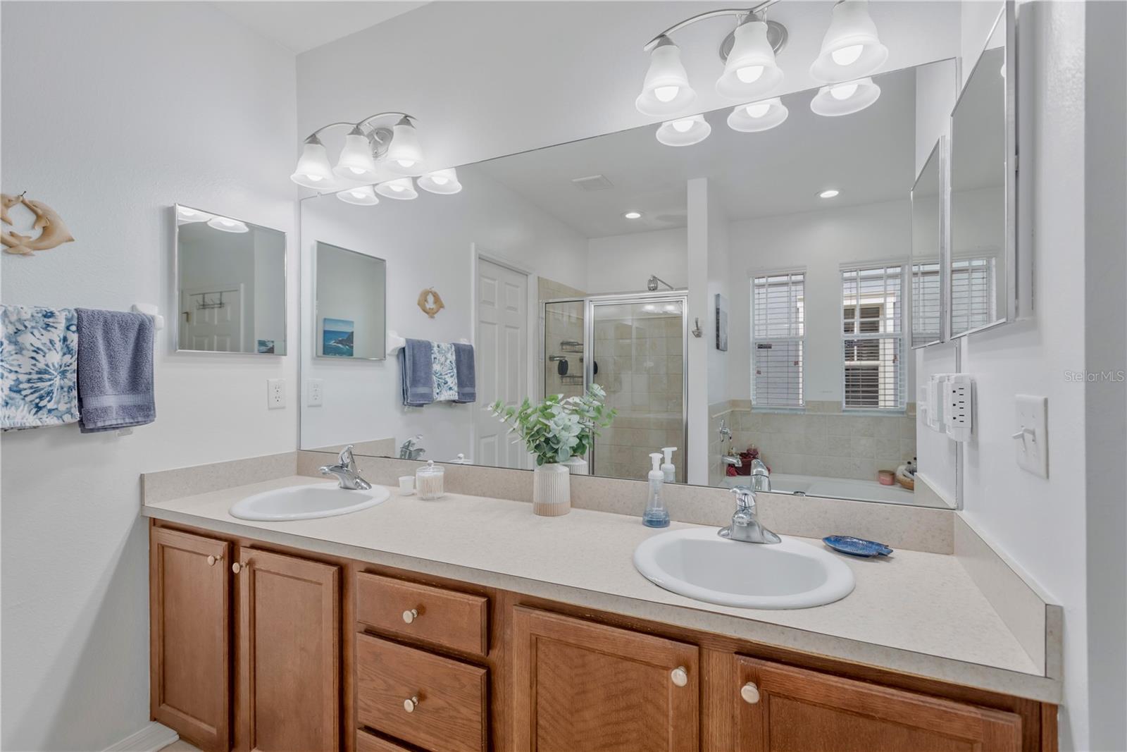 FISHHAWK RANCH TOWNCENTER PHAS - Residential