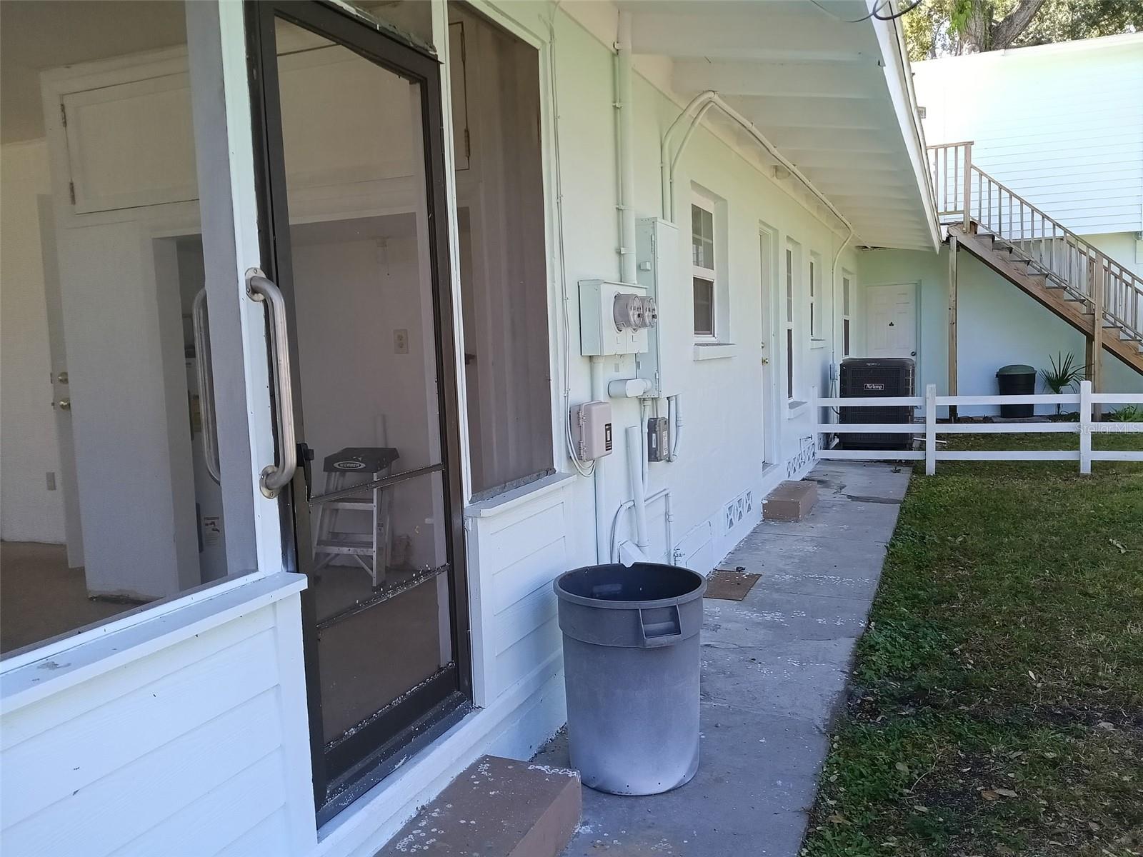 ACREAGE & UNREC - Residential Lease