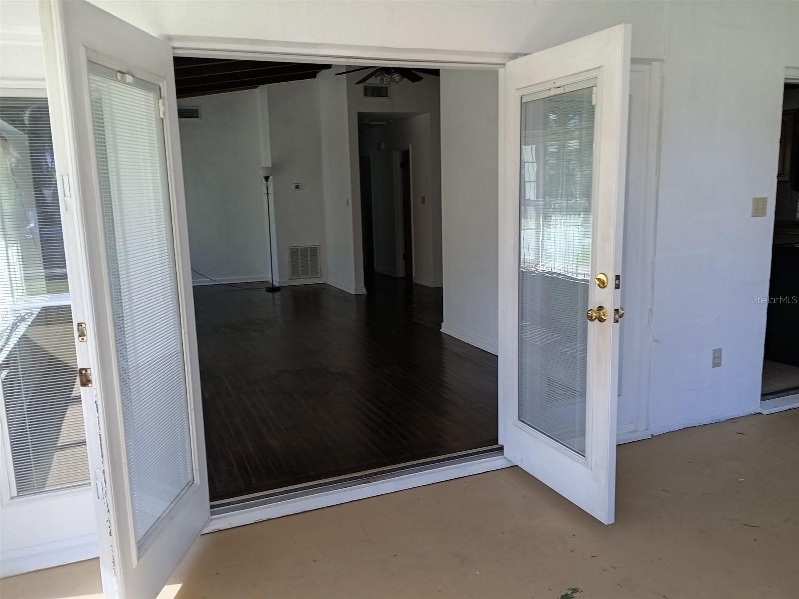 ACREAGE & UNREC - Residential Lease