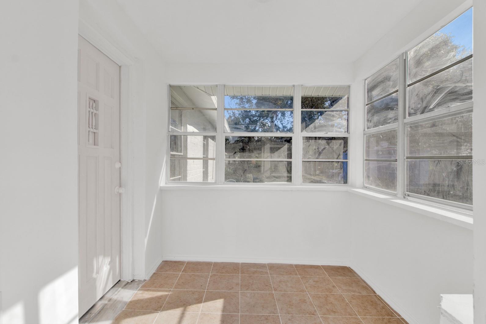 841 VERNON STREET
