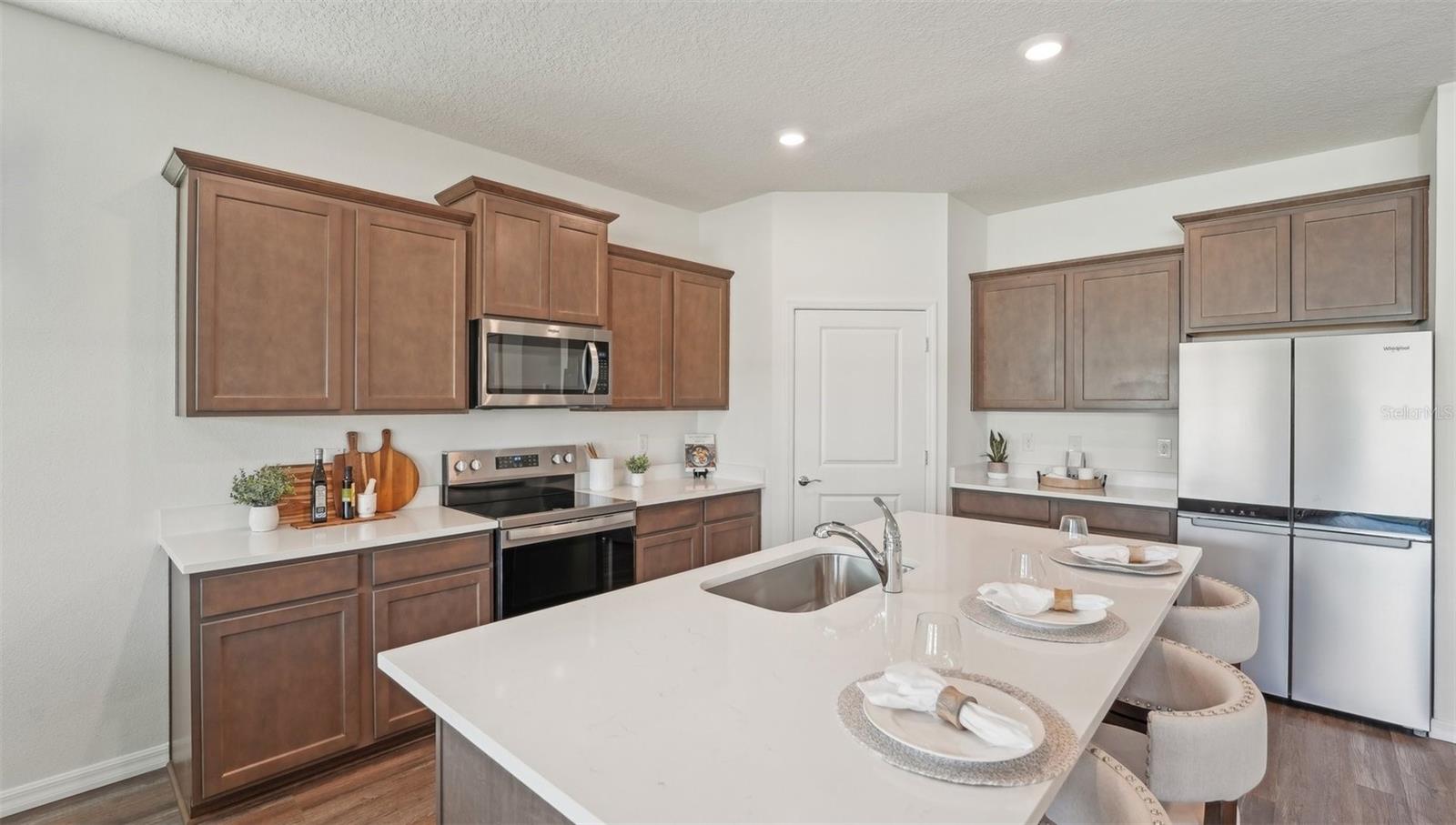 ZEPHYR LAKES - Residential