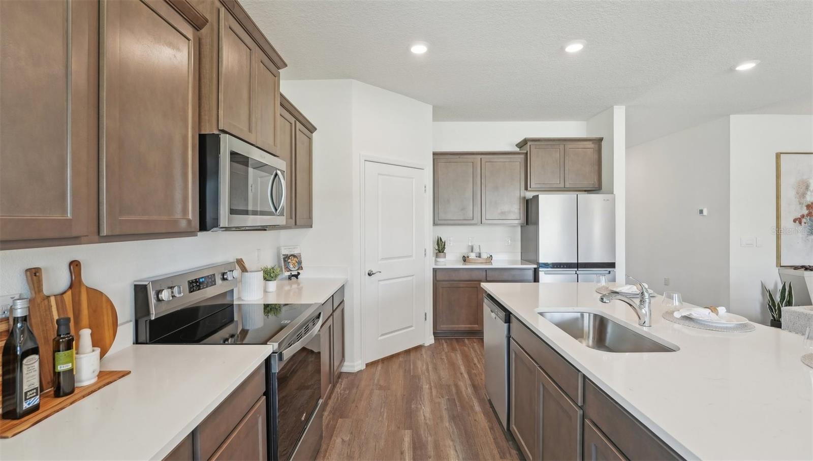 ZEPHYR LAKES - Residential