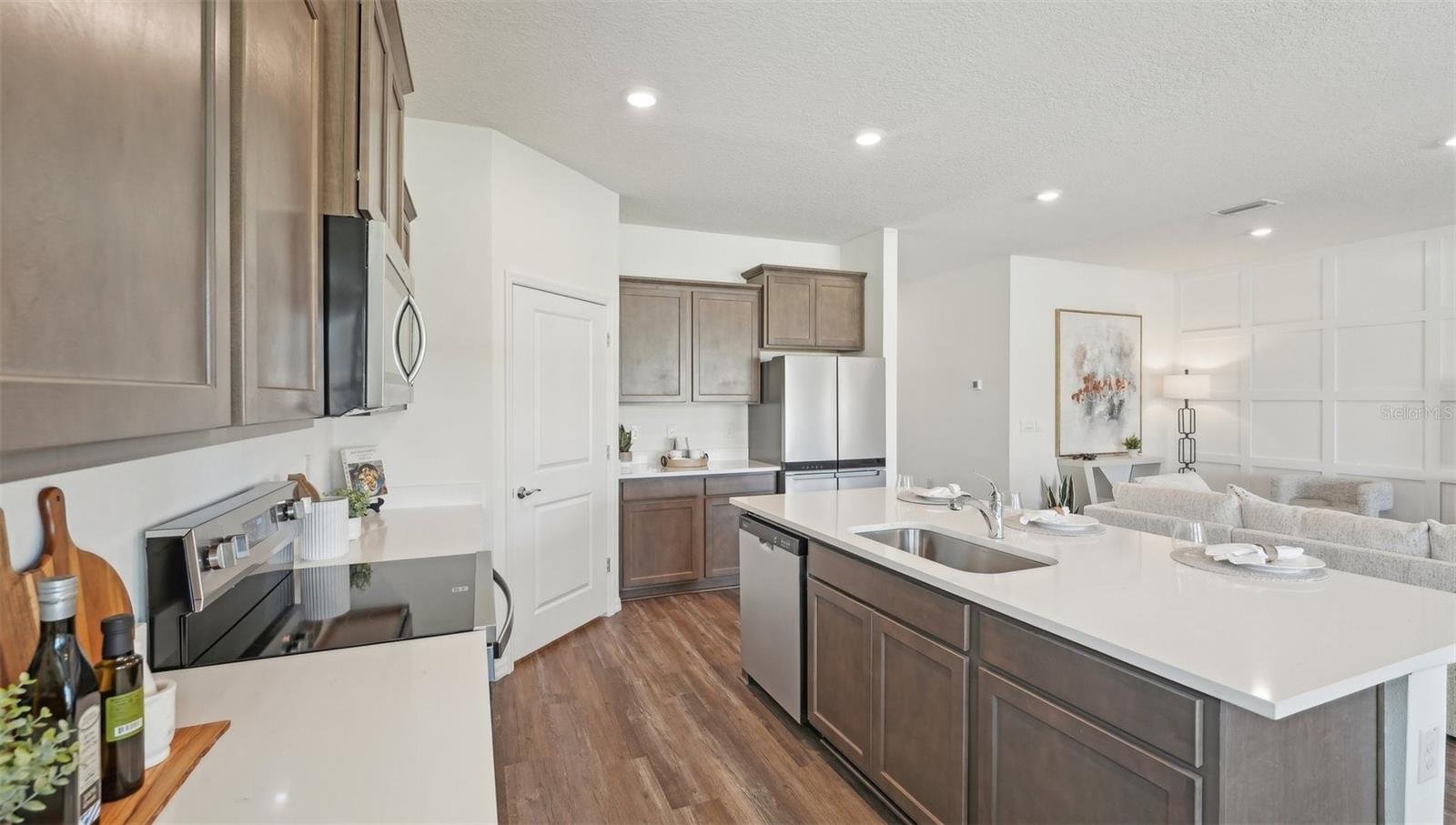 ZEPHYR LAKES - Residential