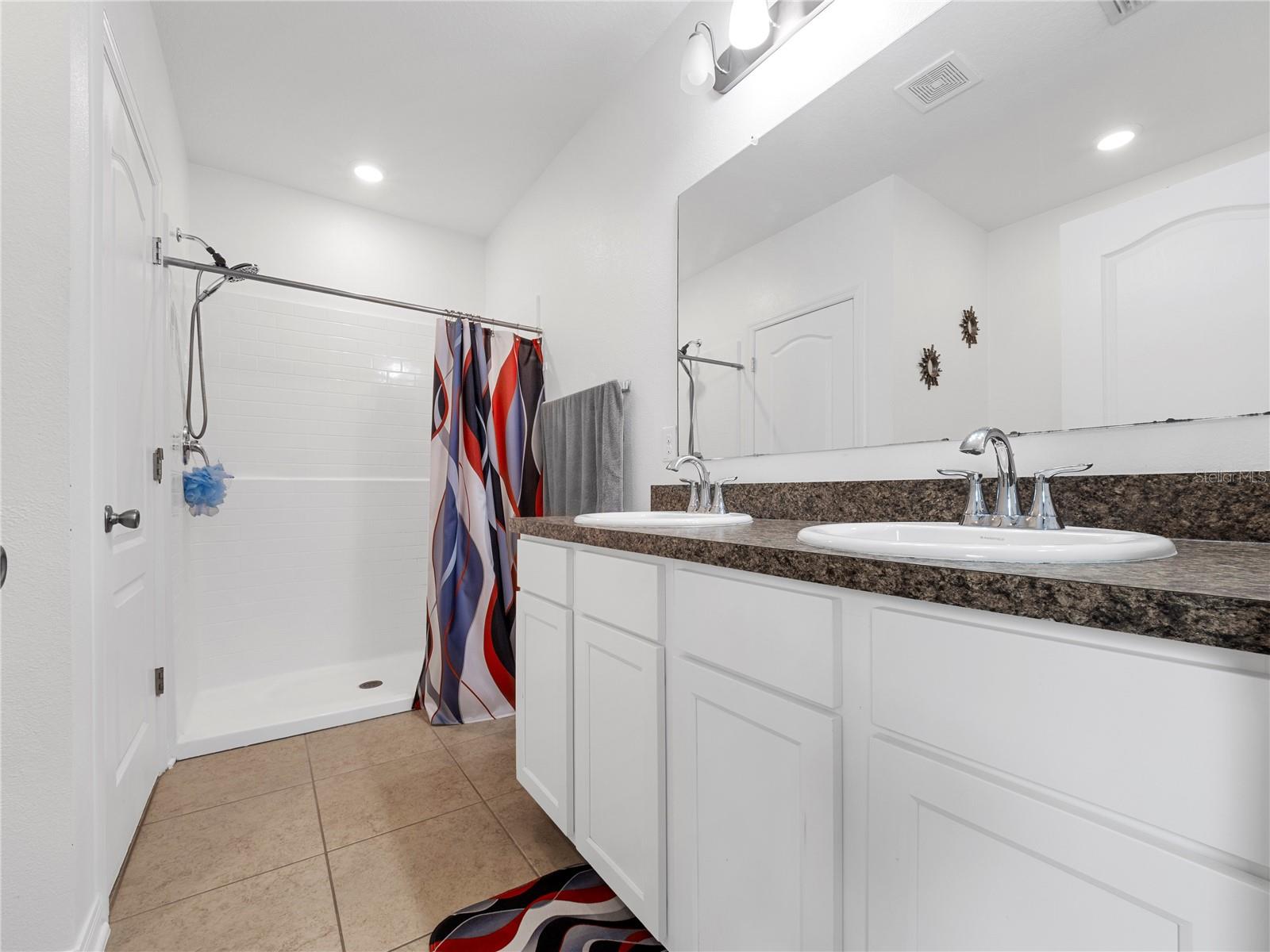 ROYAL HIGHLANDS - Residential