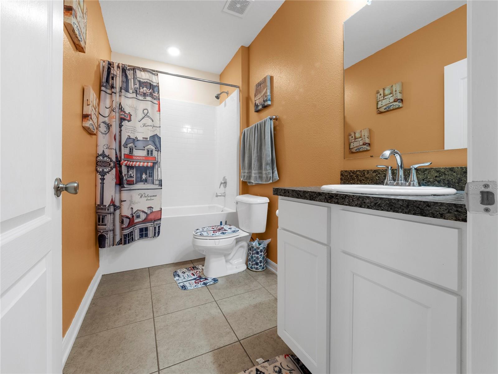 ROYAL HIGHLANDS - Residential