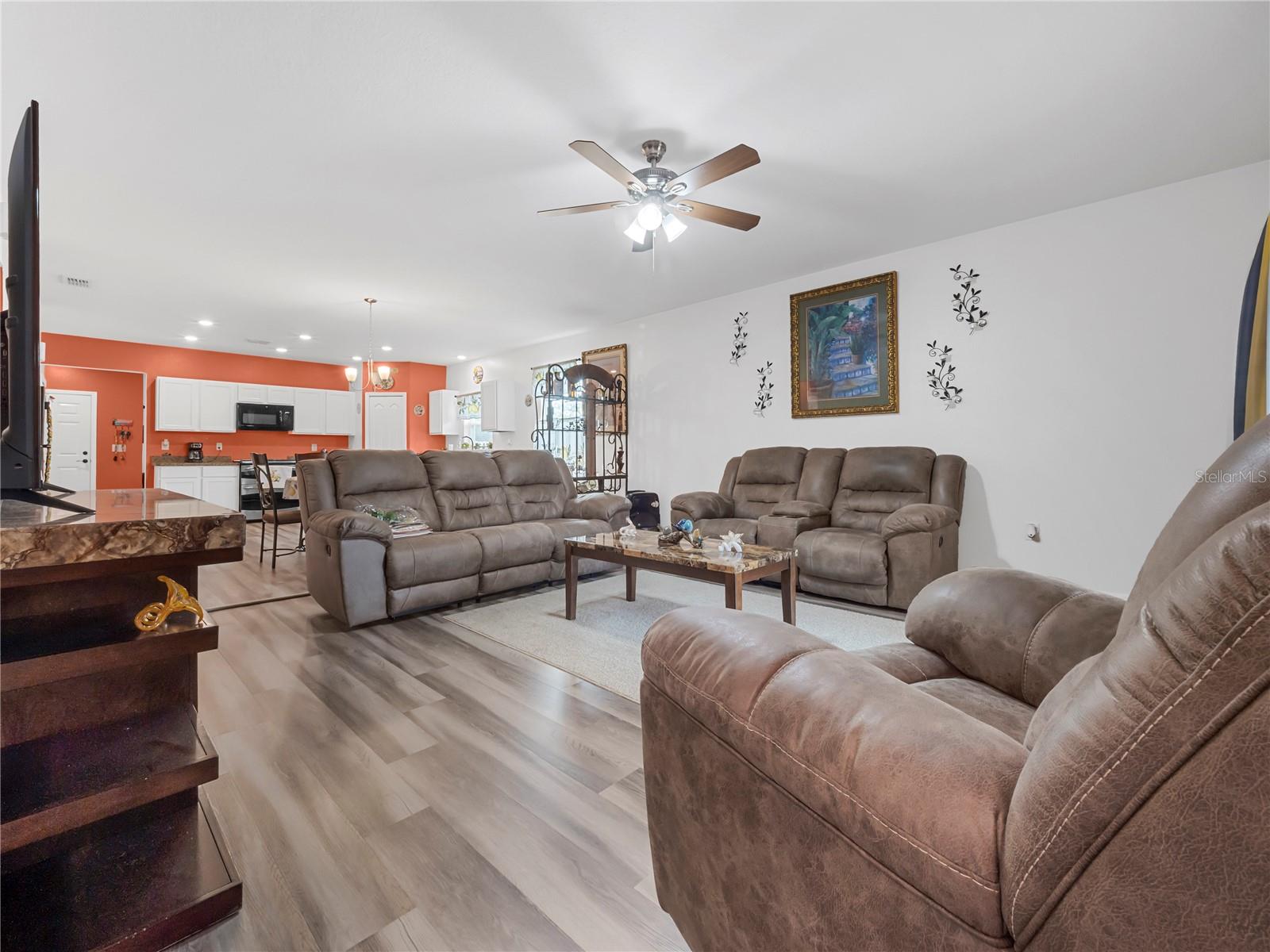 ROYAL HIGHLANDS - Residential