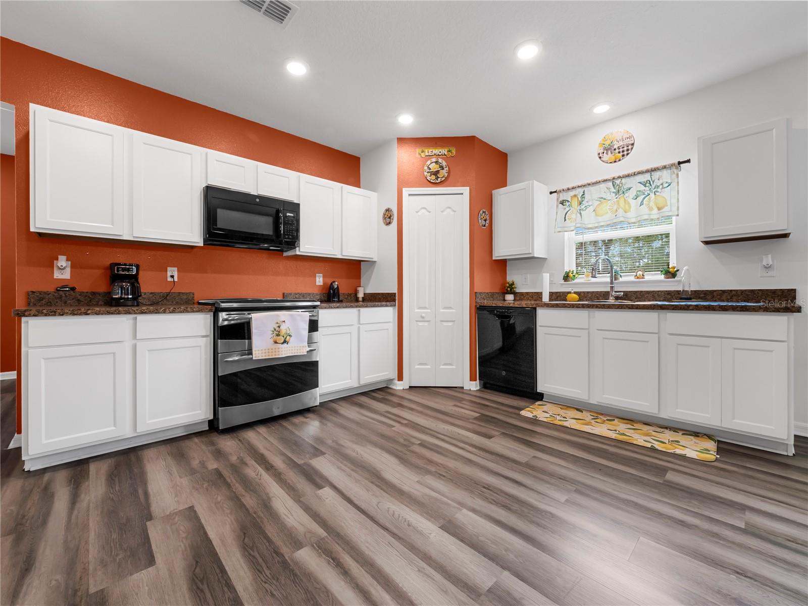 ROYAL HIGHLANDS - Residential