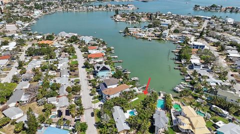 Single Family Residence in MADEIRA BEACH FL 14001 BAYSHORE DRIVE 10.jpg