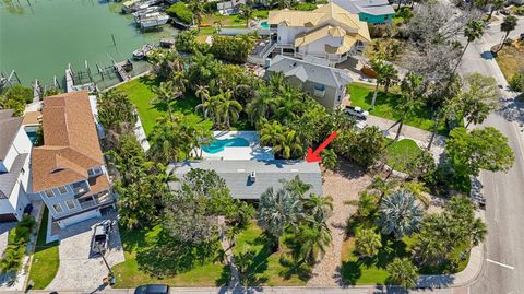 Single Family Residence in MADEIRA BEACH FL 14001 BAYSHORE DRIVE 11.jpg