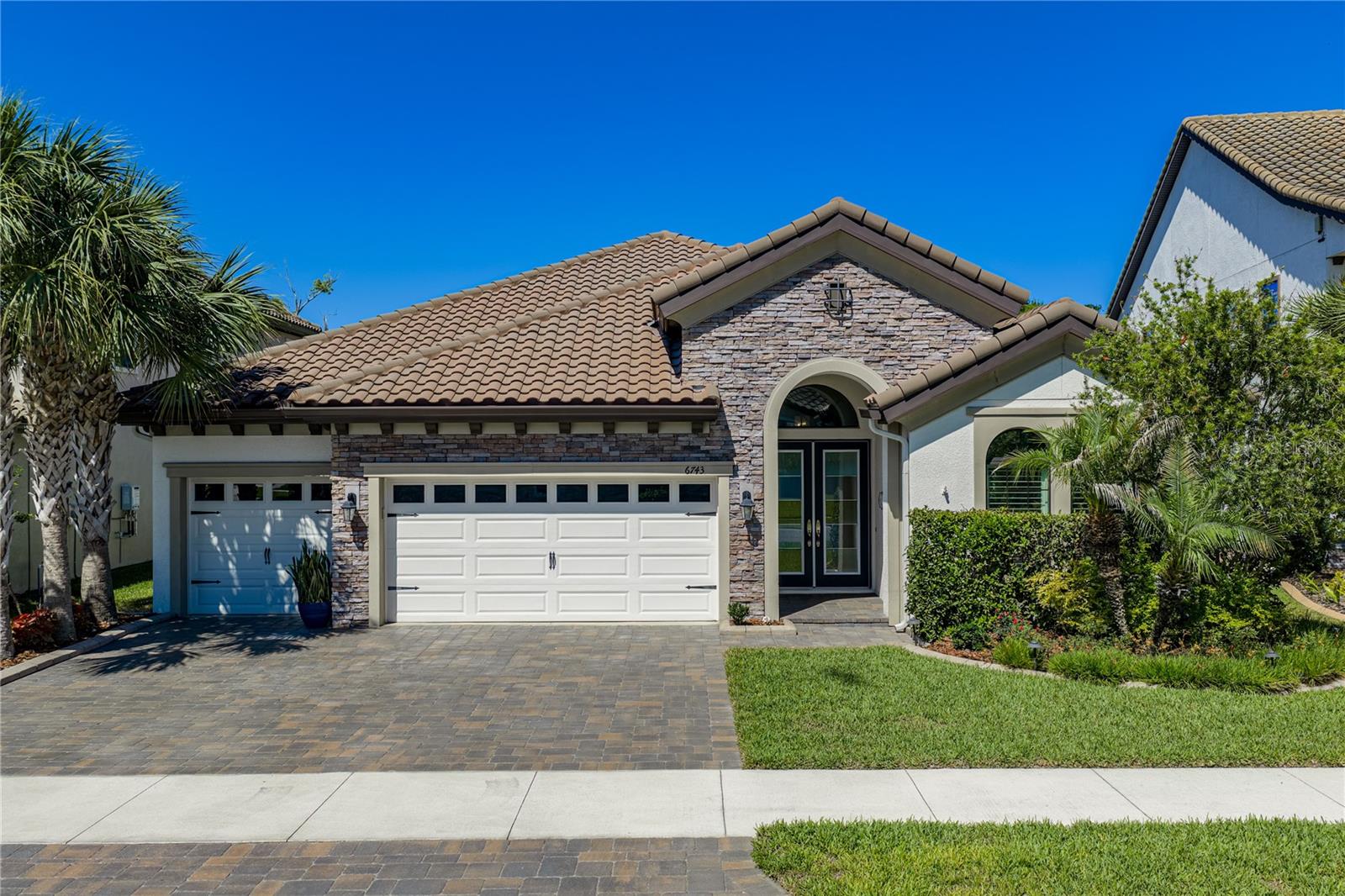 PRISTINE LAKE PRESERVE - Residential
