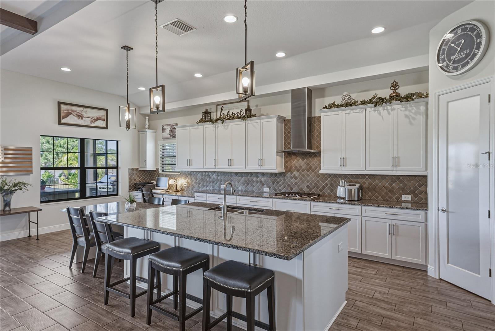 PRISTINE LAKE PRESERVE - Residential