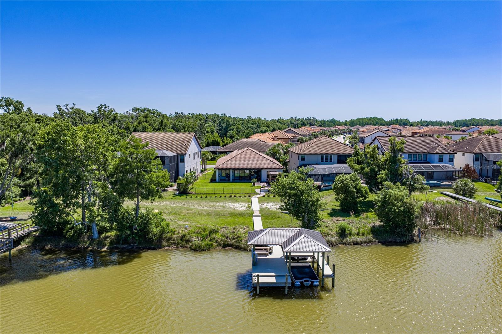 PRISTINE LAKE PRESERVE - Residential