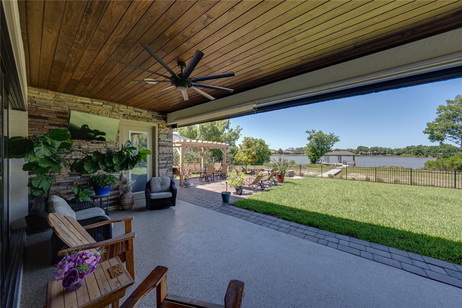 PRISTINE LAKE PRESERVE - Residential