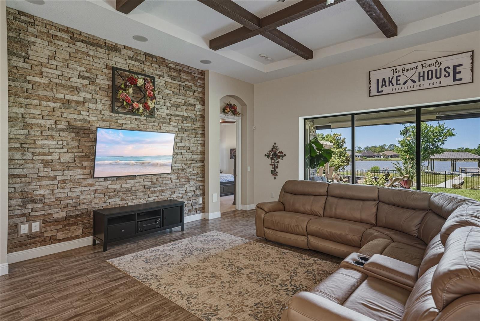 PRISTINE LAKE PRESERVE - Residential