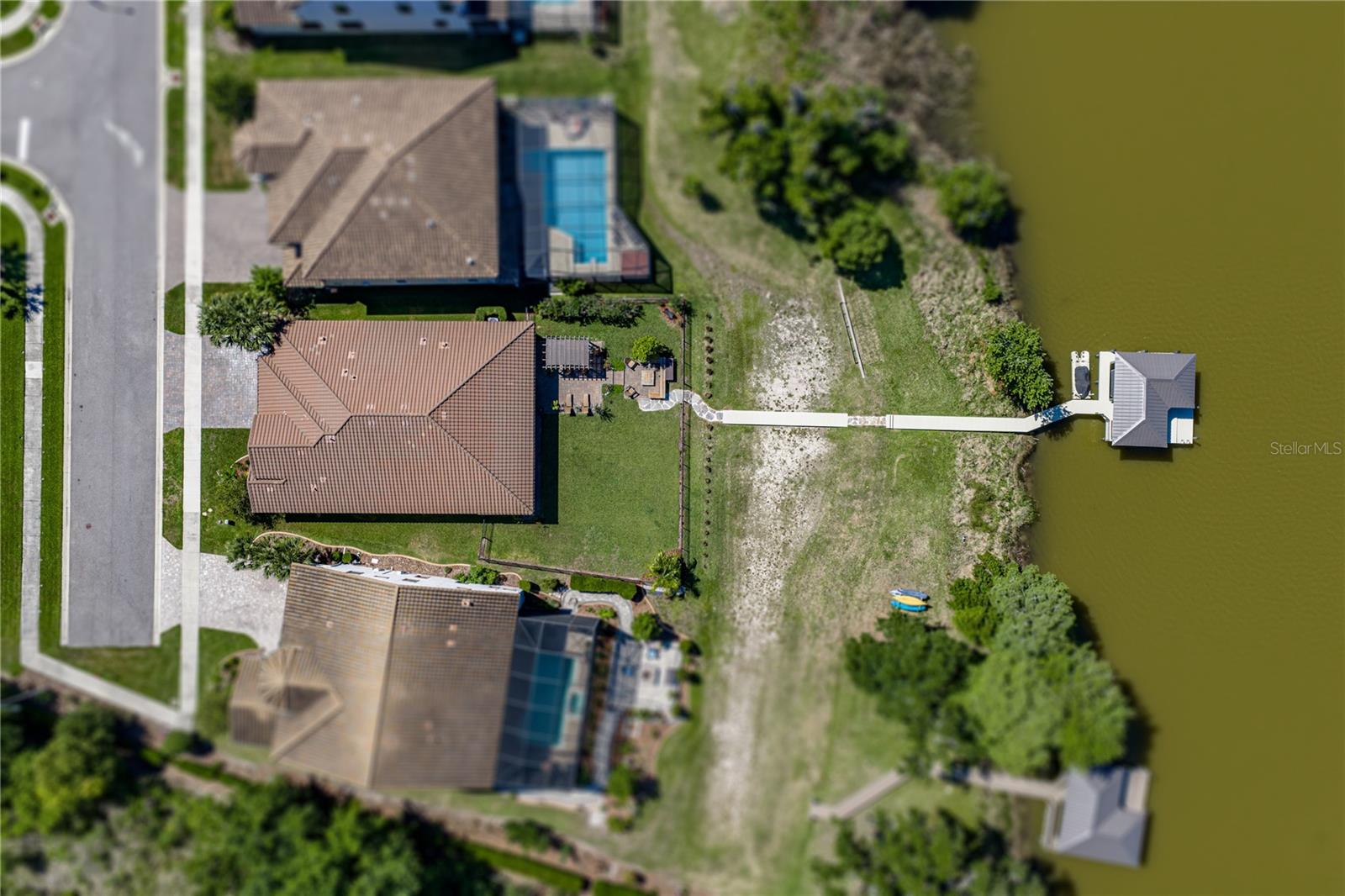 PRISTINE LAKE PRESERVE - Residential