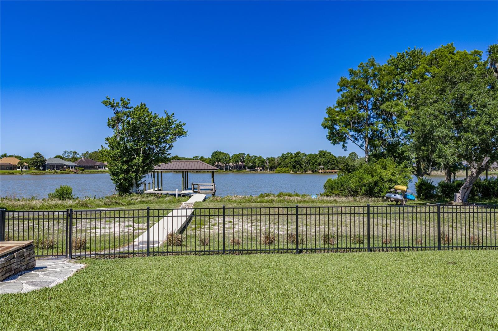 PRISTINE LAKE PRESERVE - Residential