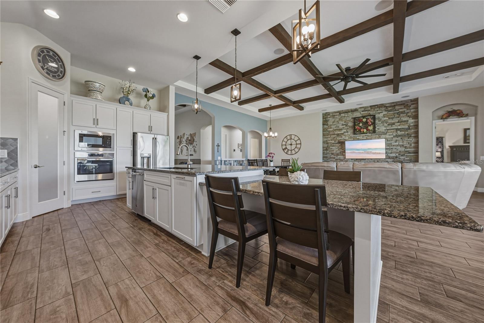 PRISTINE LAKE PRESERVE - Residential