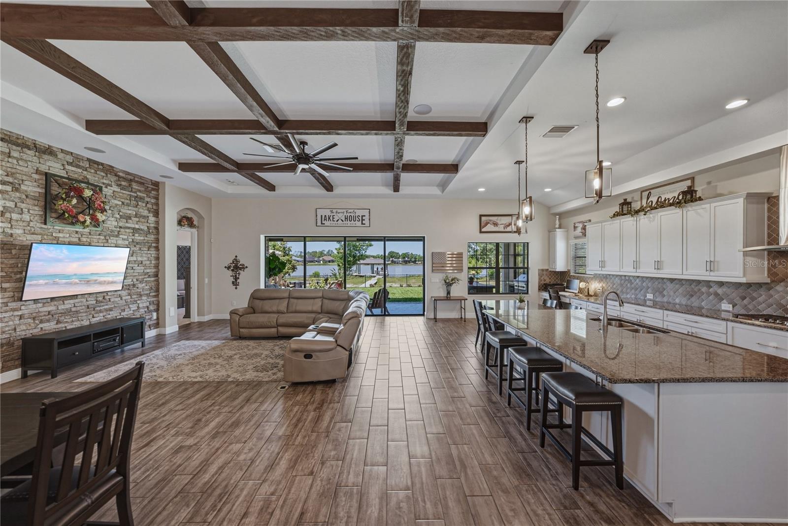 PRISTINE LAKE PRESERVE - Residential