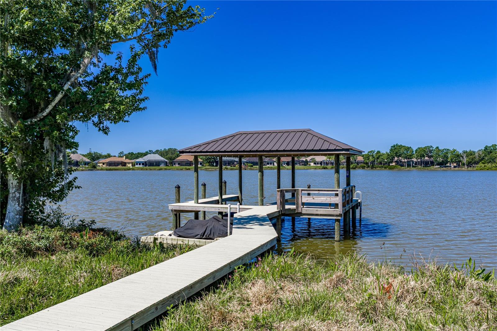 PRISTINE LAKE PRESERVE - Residential