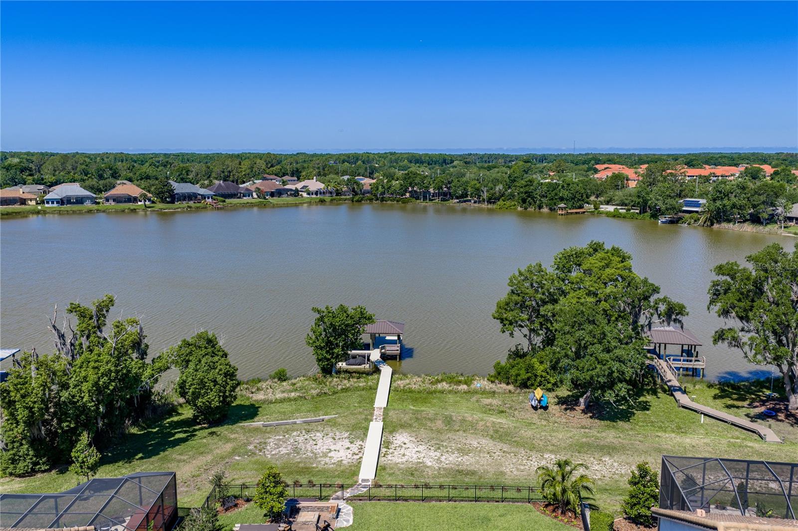 PRISTINE LAKE PRESERVE - Residential