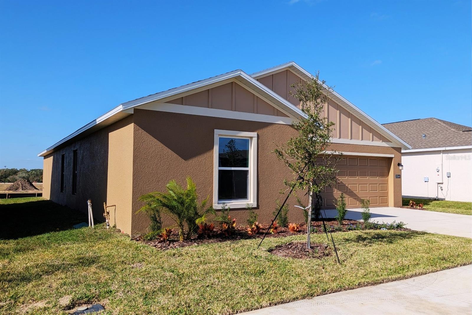 RANCHES/LK MCLEOD I - Residential Lease