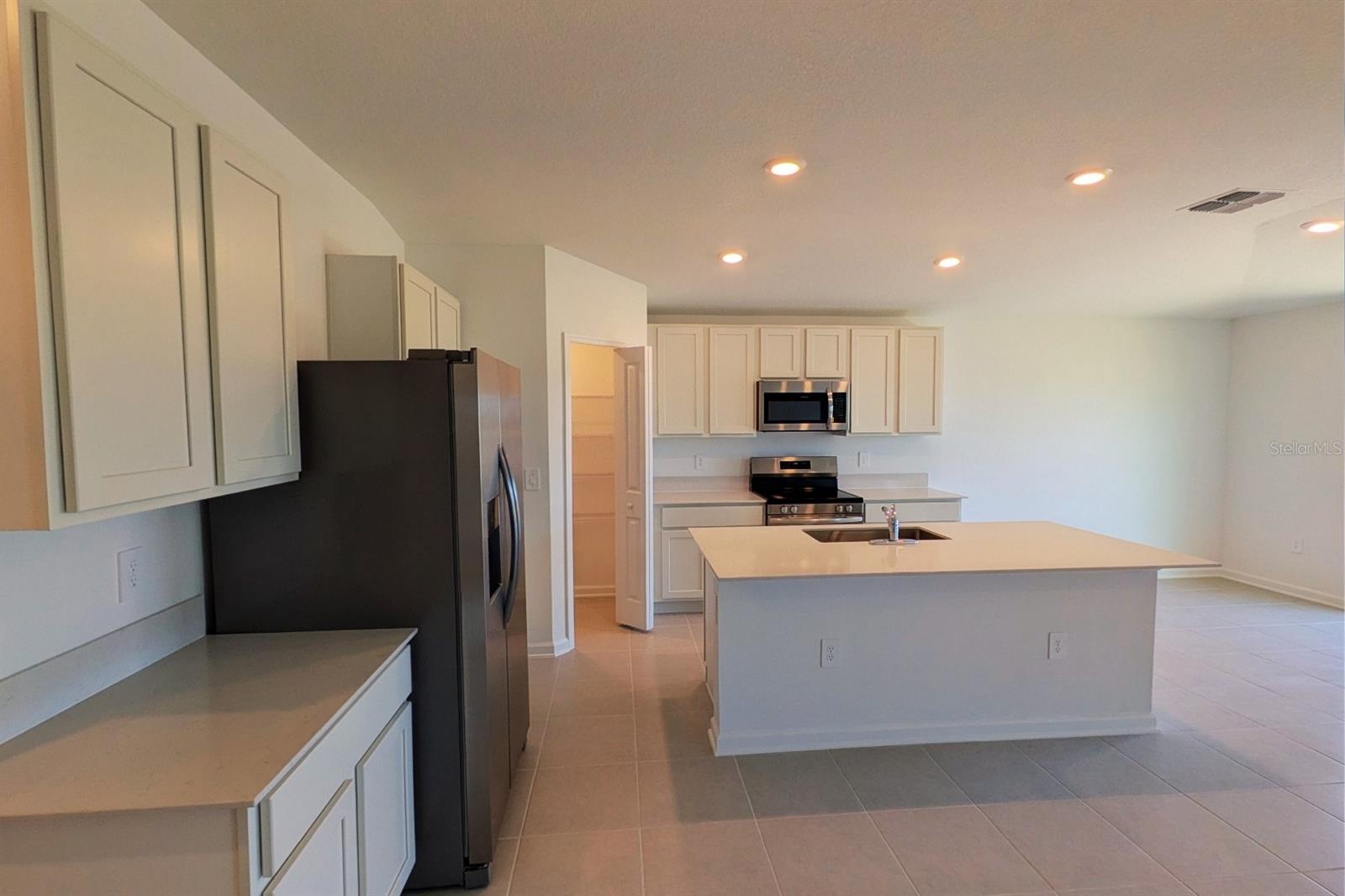 RANCHES/LK MCLEOD I - Residential Lease