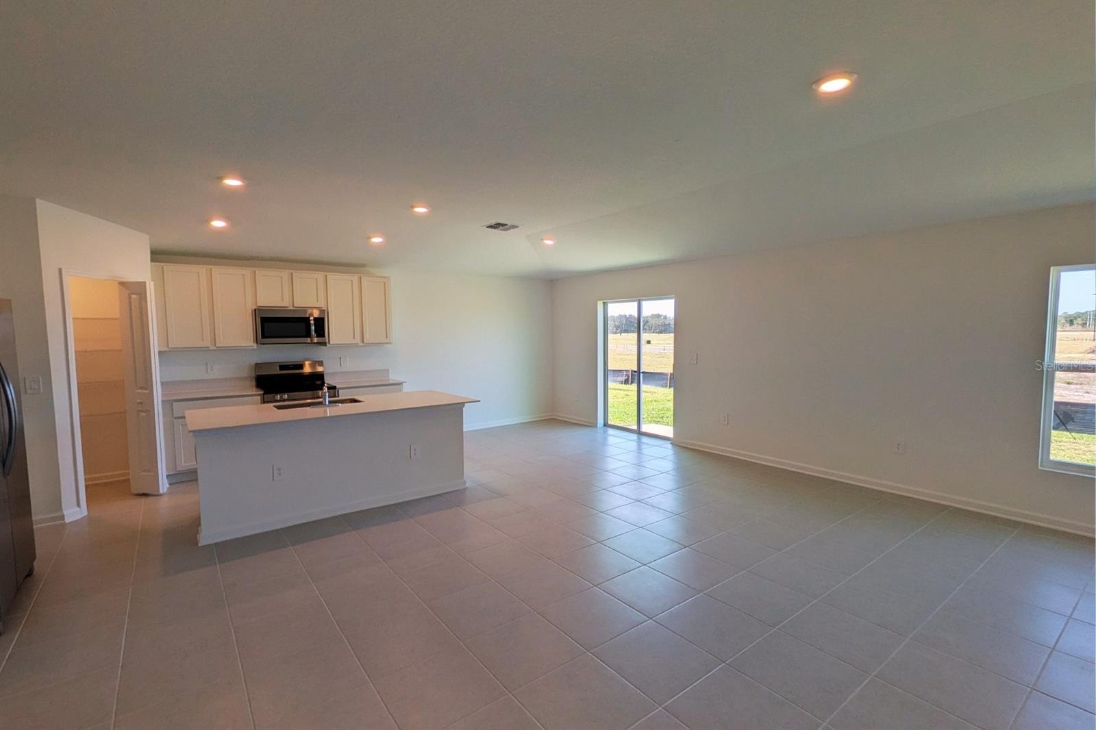 RANCHES/LK MCLEOD I - Residential Lease