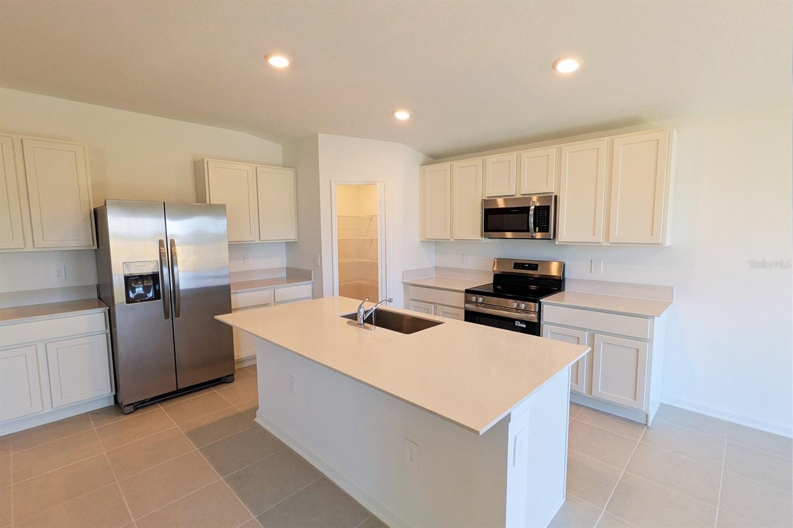 RANCHES/LK MCLEOD I - Residential Lease