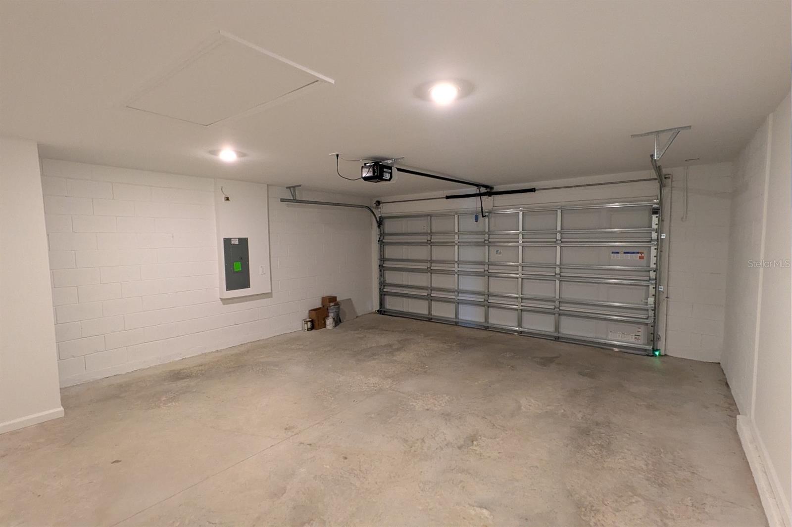 RANCHES/LK MCLEOD I - Residential Lease